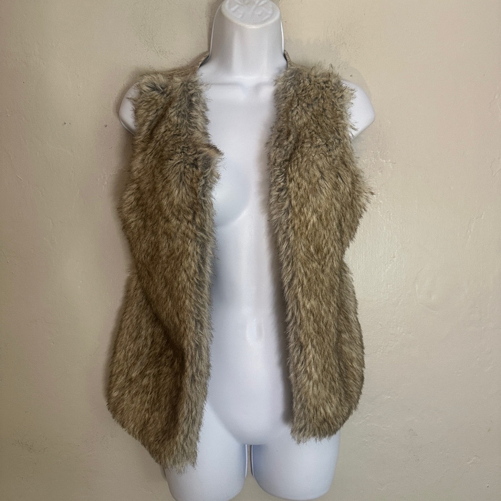Wonder Nation Faux Fur Vest Large 10/12 Gently worn 76% acrylic/24% polyester